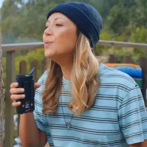foto di come si usa il Vaporizzatore portatile mighty+ di storz & bickel su sfondo trasparente