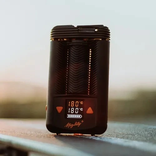 foto-vaporizzatore-portatile-mighty-plus foto su tramonto del Vaporizzatore portatile mighty+ di storz & bickel su sfondo trasparente